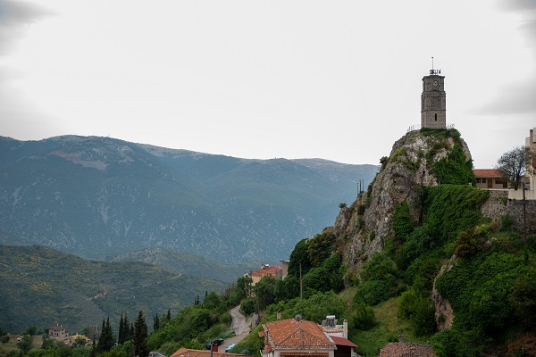 How to get from Athens to Arachova